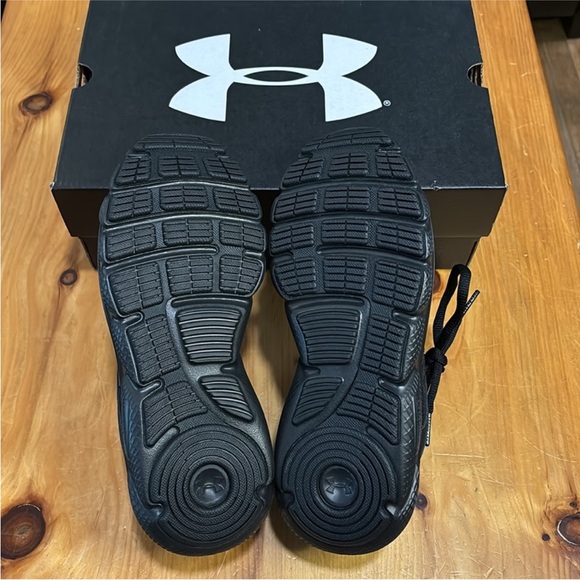 🏋️♀️Size 6 - NWT: UNDER ARMOUR - Women's Assert 9 Training Shoes - Picture 10 of 12